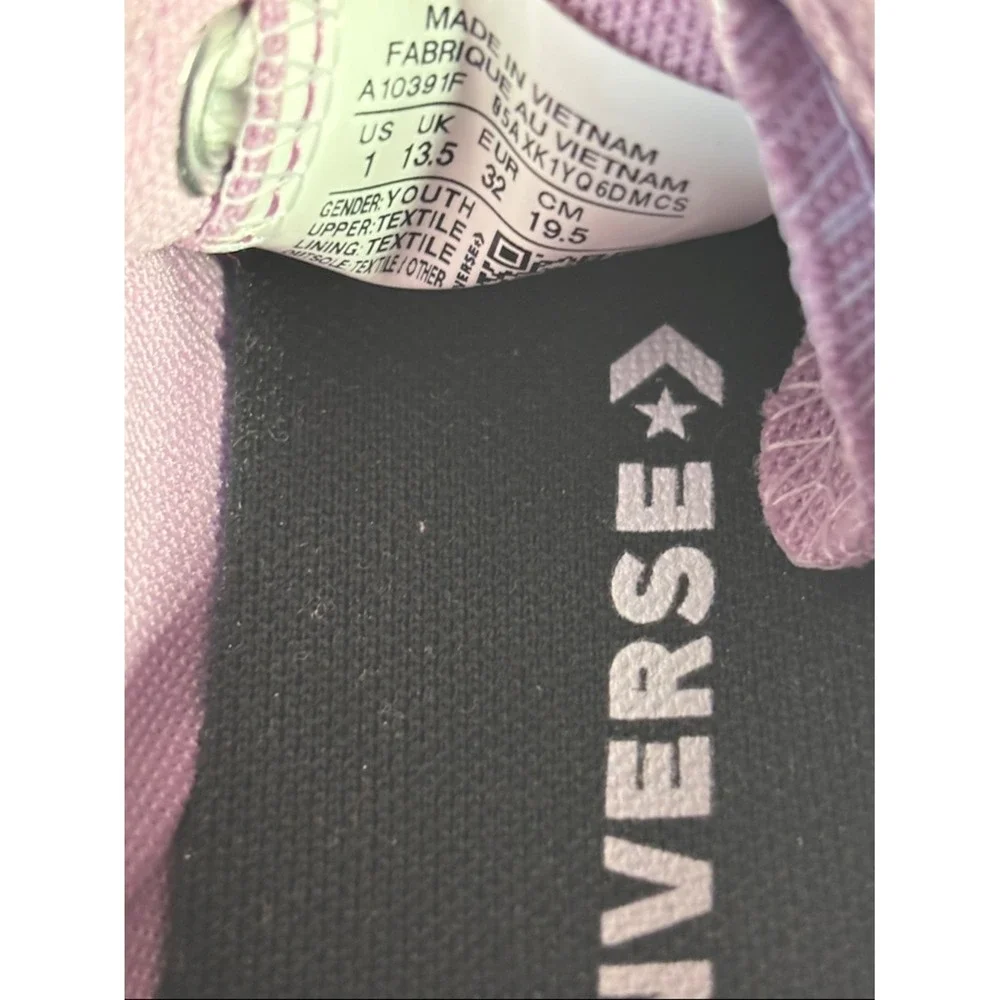 Converse Kids Girls SZ 1 Lilac Purple Canvas Platform Sneakers w/ White Sole NIB